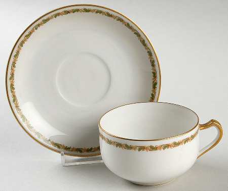 H1658 Flat Cup & Saucer Set