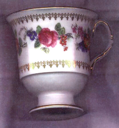 932 Footed Cup