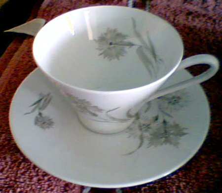 HUT977 Flat Cup & Saucer Set