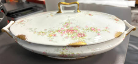 Schleiger 149-2 Oval Covered Vegetable