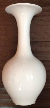 Creamware Solid 9" Bud Vase