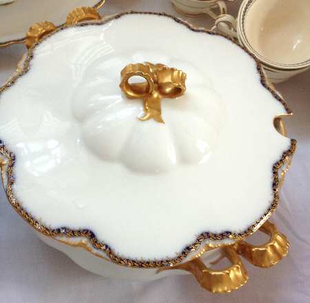H1736 Tureen &  Lid