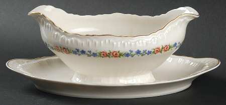 Nancy Gravy Boat with Attached Underplate