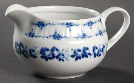 Petals Collection Gravy Boat