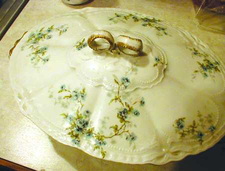 Schleiger 150-7 Oval Covered Vegetable