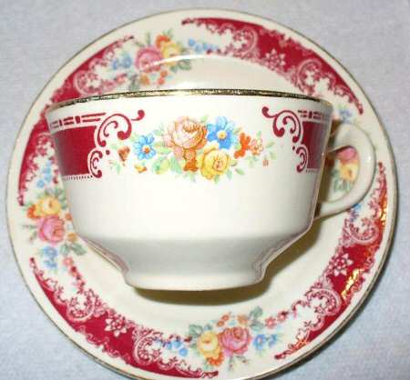 B1319 Flat Cup & Saucer Set
