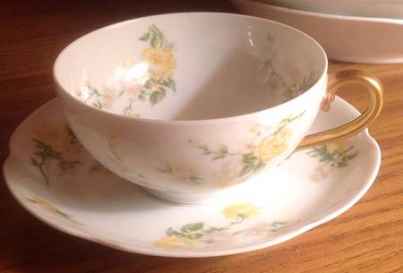 Schleiger 261-4 Flat Cup & Saucer Set
