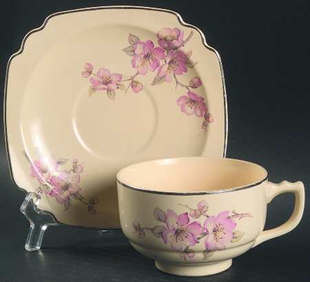 HLC2197 Footed Cup & Saucer Set