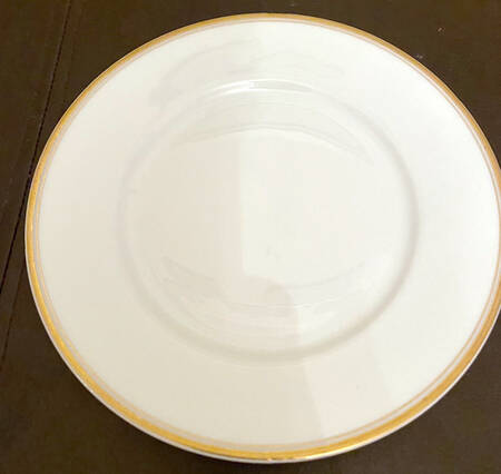 HUT1124 Salad Plate