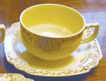 HLC1519 Footed Cup & Saucer Set