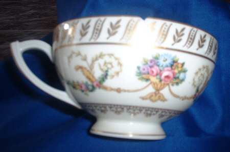 HCZ60 Footed Cup