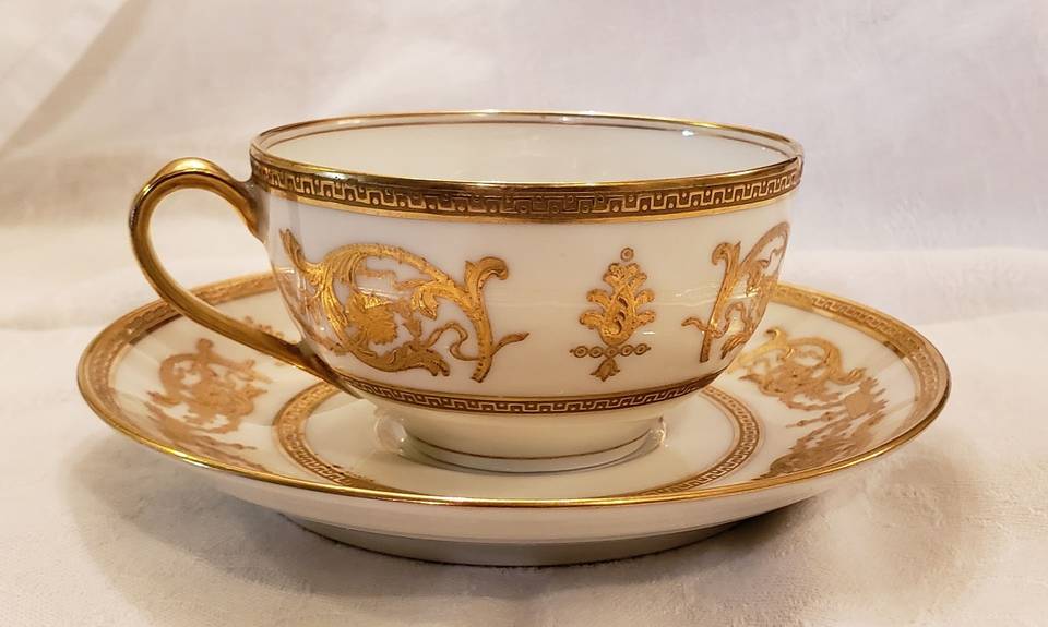 H1996 Flat Cup & Saucer Set