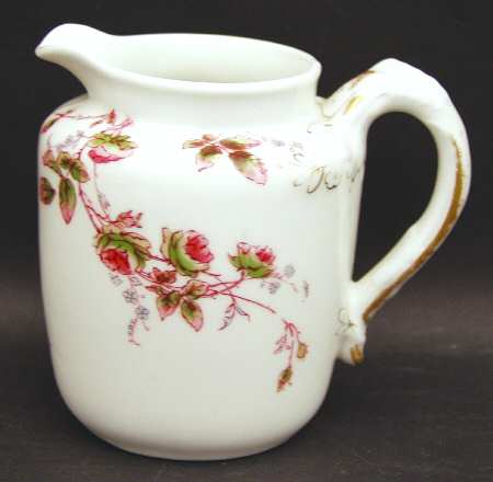 H2136 Creamer