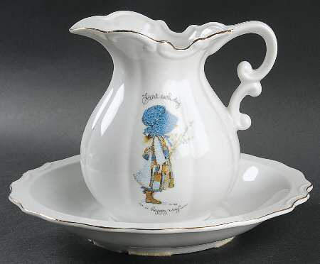 Holly Hobbie 32 Oz Pitcher & Bowl Set by Holly Hobbie