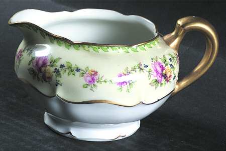 H2261 Creamer