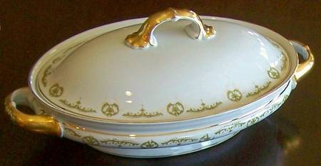 HC752 Oval Covered Vegetable