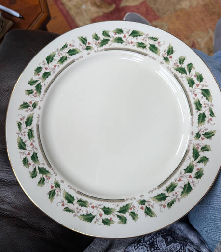 HHD2 (Gold "H" Mark) 12" Chop Plate (Round Platter)