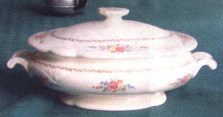 HLC3462 Oval Covered Vegetable