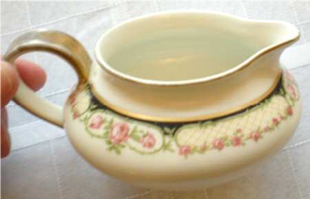 H2398 Creamer