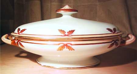 H2557 Oval Covered Vegetable