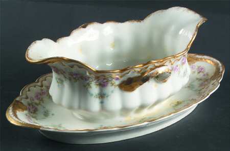 Schleiger 877-2 Gravy Boat with Attached Underplate