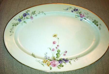 HUT1256 (IVORY) 14" Oval Serving Platter