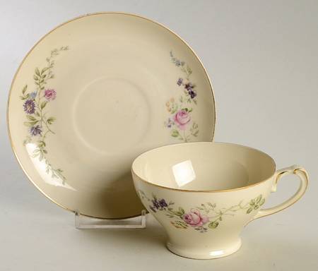HUT1256 (IVORY) Flat Cup & Saucer Set