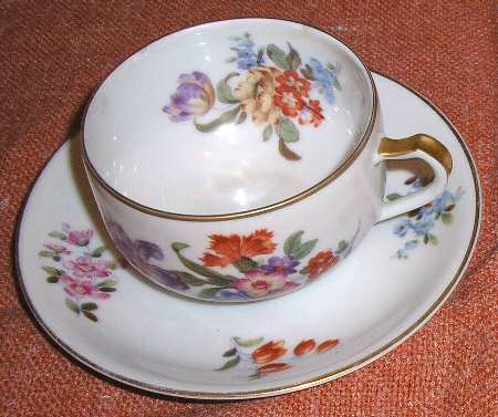 H2580 Flat Cup & Saucer Set