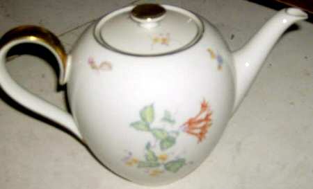 HC796 Teapot & Lid