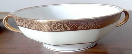 H2594 Footed Cream Soup Bowl