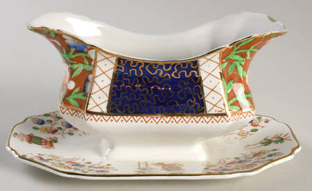Juan Gravy Boat with Attached Underplate