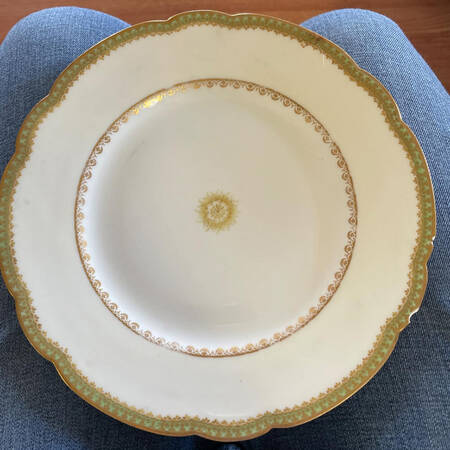 H2648 Dinner Plate