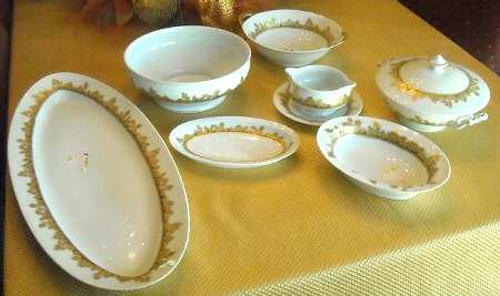 Feuiles Or 15" Oval Serving Platter