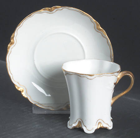 H2660 Footed Demitasse Cup & Saucer Set