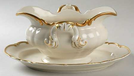 5810 Gravy Boat with Attached Underplate