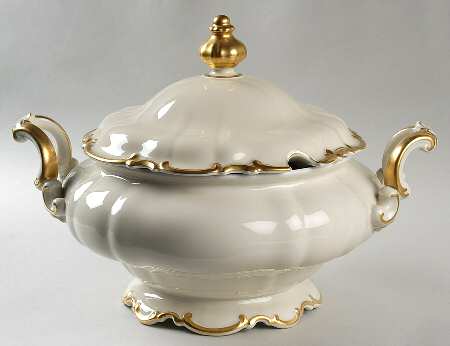 5810 Tureen &  Lid