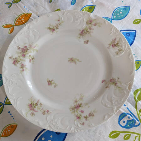 H2686 Dinner Plate