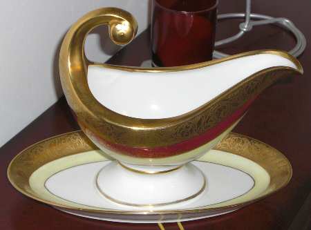HUT1297 Gravy Boat & Underplate