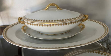 Schleiger 576-1 Oval Covered Vegetable