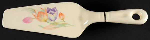 Pastel Tulip (Virginia Shape) Solid Ceramic Pie/Cake Server