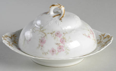 Schleiger 1166-1 Round Covered Butter with Strainer