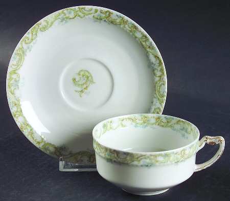 H2727 Flat Cup & Saucer Set