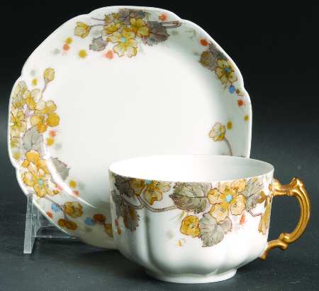 H2733 Flat Cup & Saucer Set