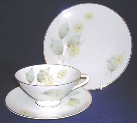 8434 Footed Cup & Saucer Set