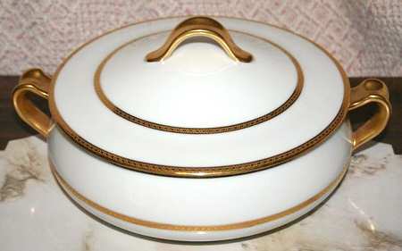 H2795 Round Covered Vegetable