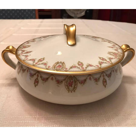 Schleiger 1202-1 Round Covered Vegetable