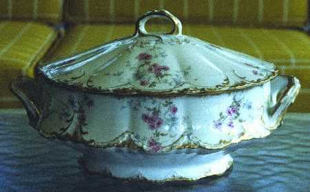 Schleiger 1033-1 Round Covered Vegetable