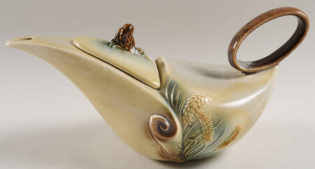 Parchment And Pine Teapot & Lid