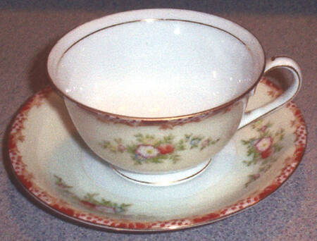 HIR49 Footed Cup & Saucer Set