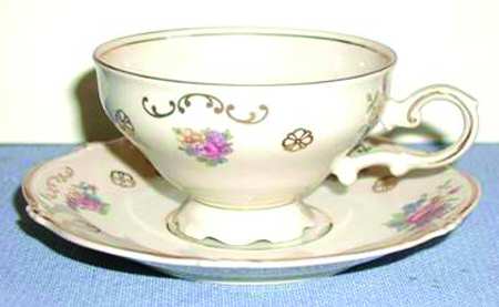 HC870 Footed Cup & Saucer Set